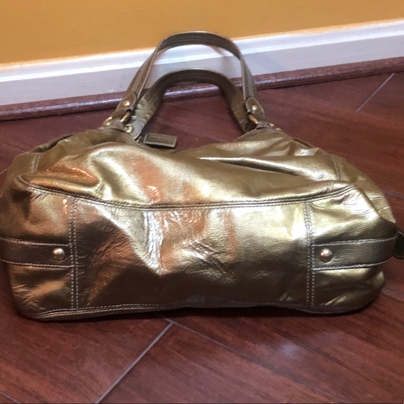 EUC Coach Maggie Antique Soft patent leather purse - Picture 9 of 16